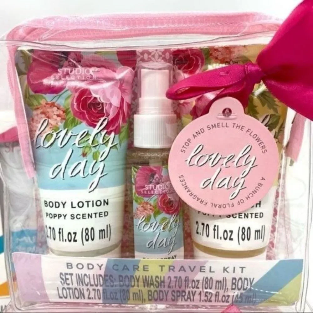 Bath and Body Spa Day Gift Set Vitamin Masks, Bath Bombs, Lotion Body Wash